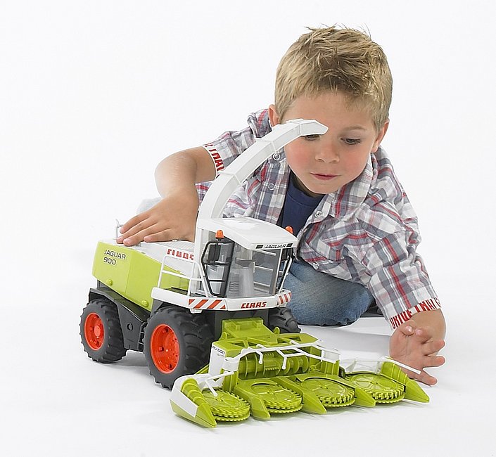 Bruder 02131 Claas Jaguar 900 Feldhäcksler - Bild 4