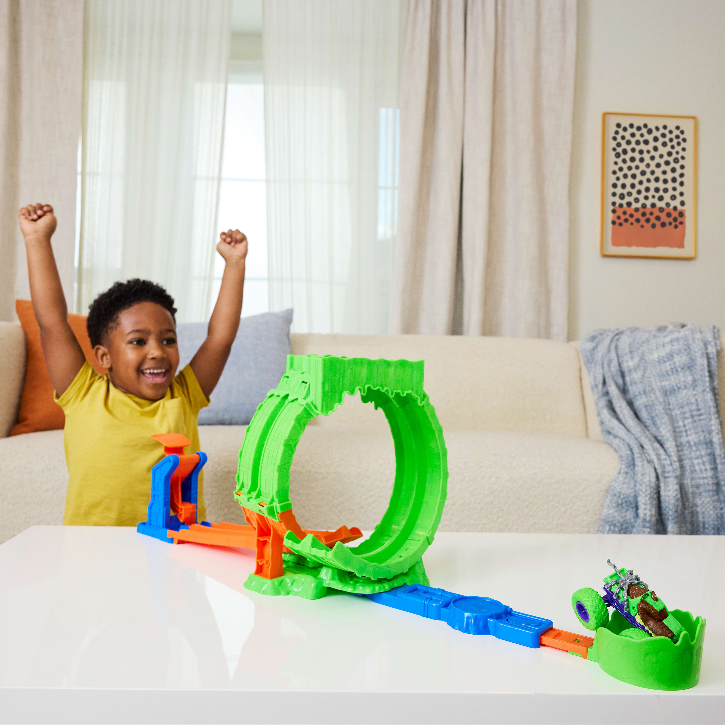 Hot Wheels Monster Trucks Mutant Chaos Looping-Challenge - Bild 6