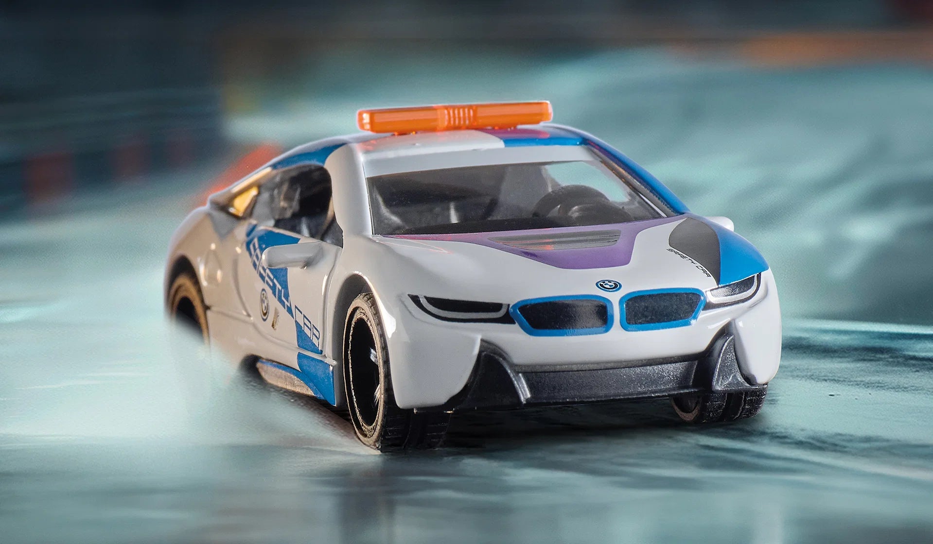 Siku BMW i8 Safety Car 02.319 - Bild 5