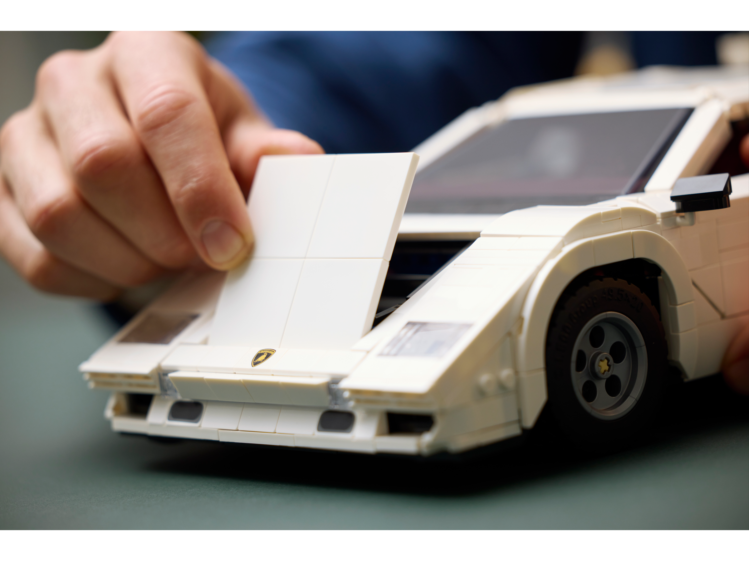 LEGO Icons Lamborghini Countach 5000 Quattrovalvole 10337 - Bild 7