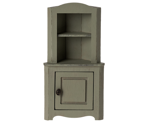 Eckschrank in Light Green mit offenen Fächern und Tür, freigestellt
