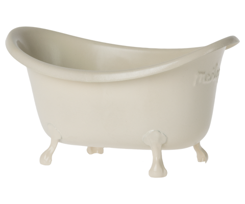Badewanne im Vintage-Stil mit geschwungenem Rand, freigestellt