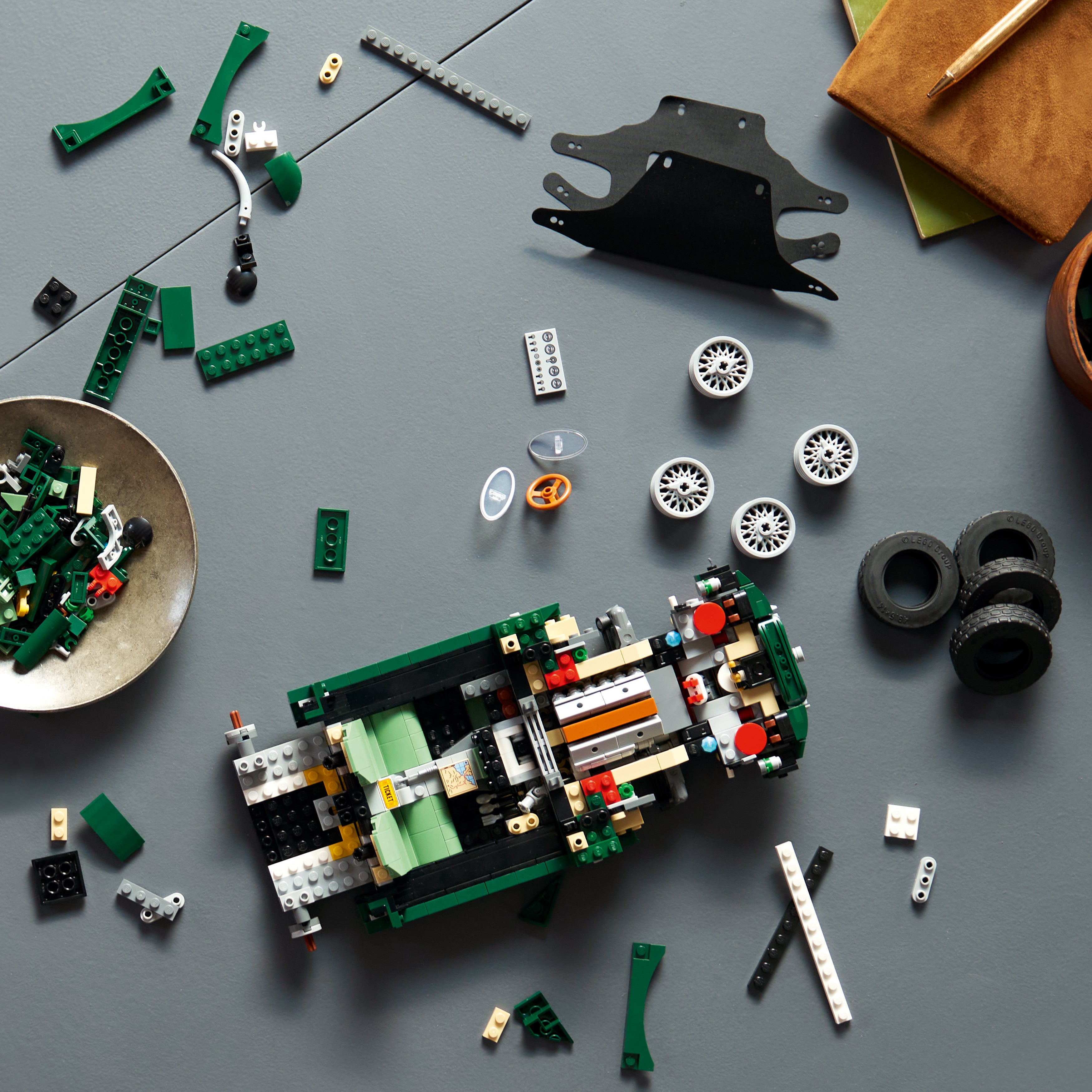 LEGO® Icons 11381 Jaguar E-Type - Bild 9