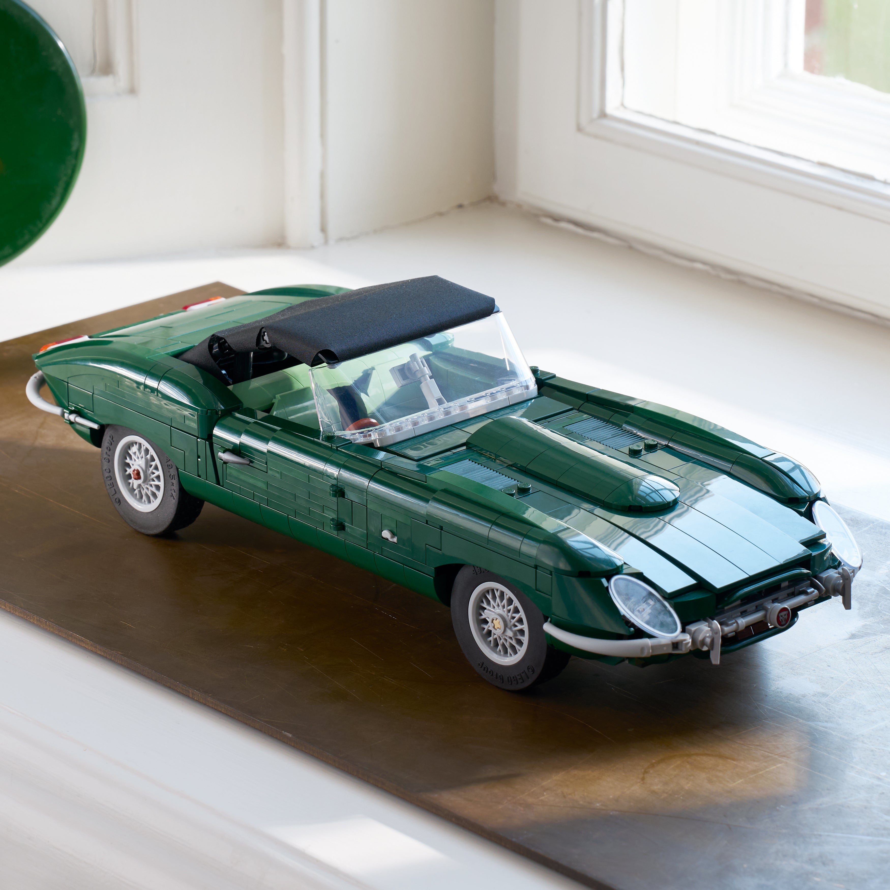 LEGO® Icons 11381 Jaguar E-Type - Bild 8