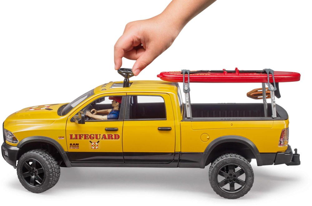 Bruder 02506 RAM 2500 Power Wagon Life Guard mit Figur - Bild 4