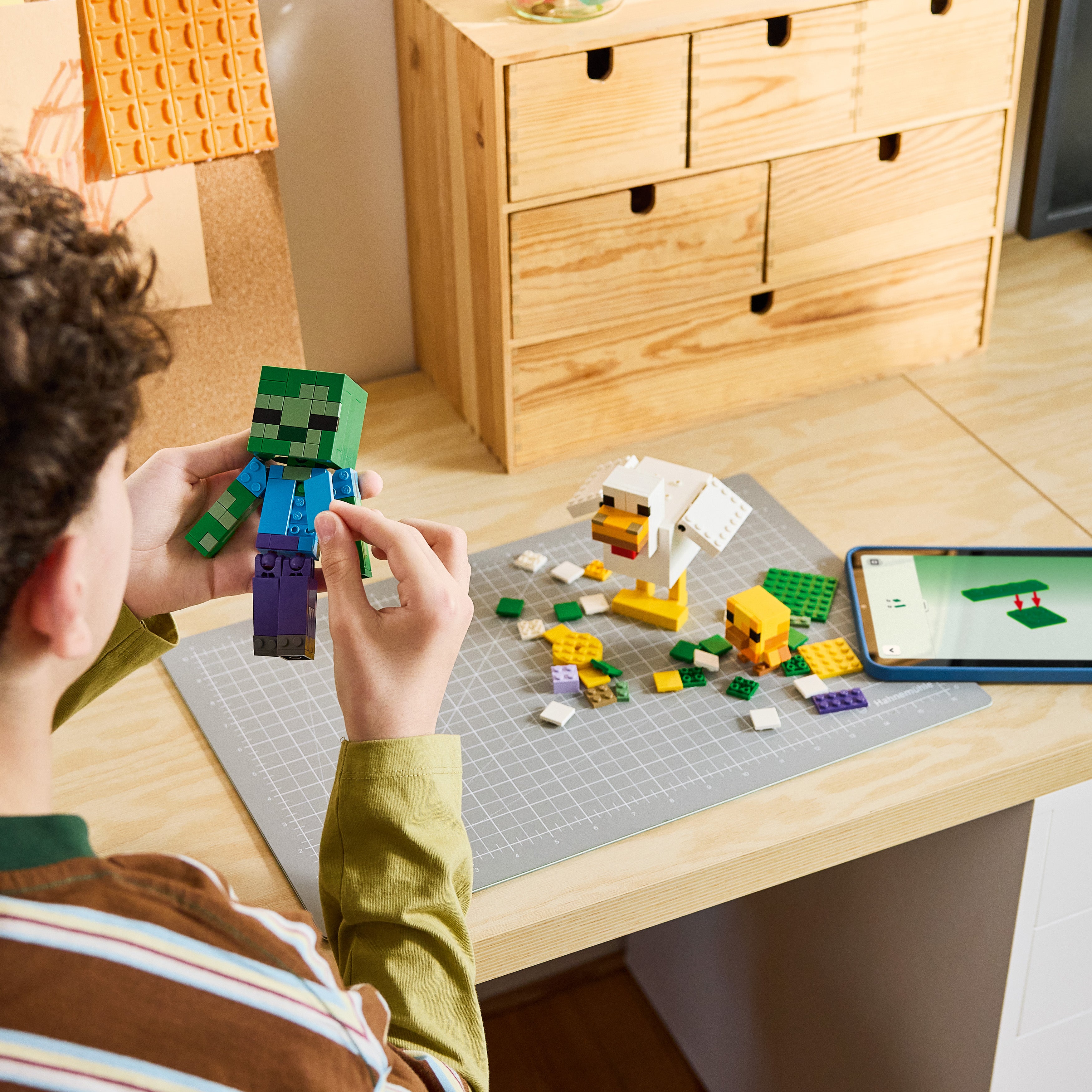 LEGO® Minecraft 21582 Hühnerreiter - Bild 3