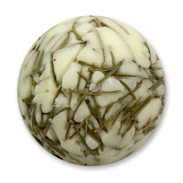 Badebutter-Kugel Schafmilch Zirbe 50g mit Bestreuung Fichtennadeln - Bild 2