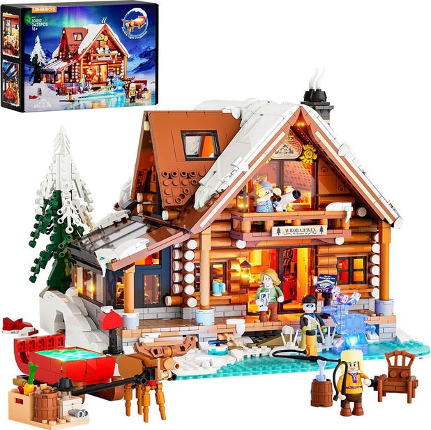 Lumibricks Aurora-Hütte: Verpackung und fertige Blockhütte im Schnee mit Rentierschlitten, Eisloch und Tanne