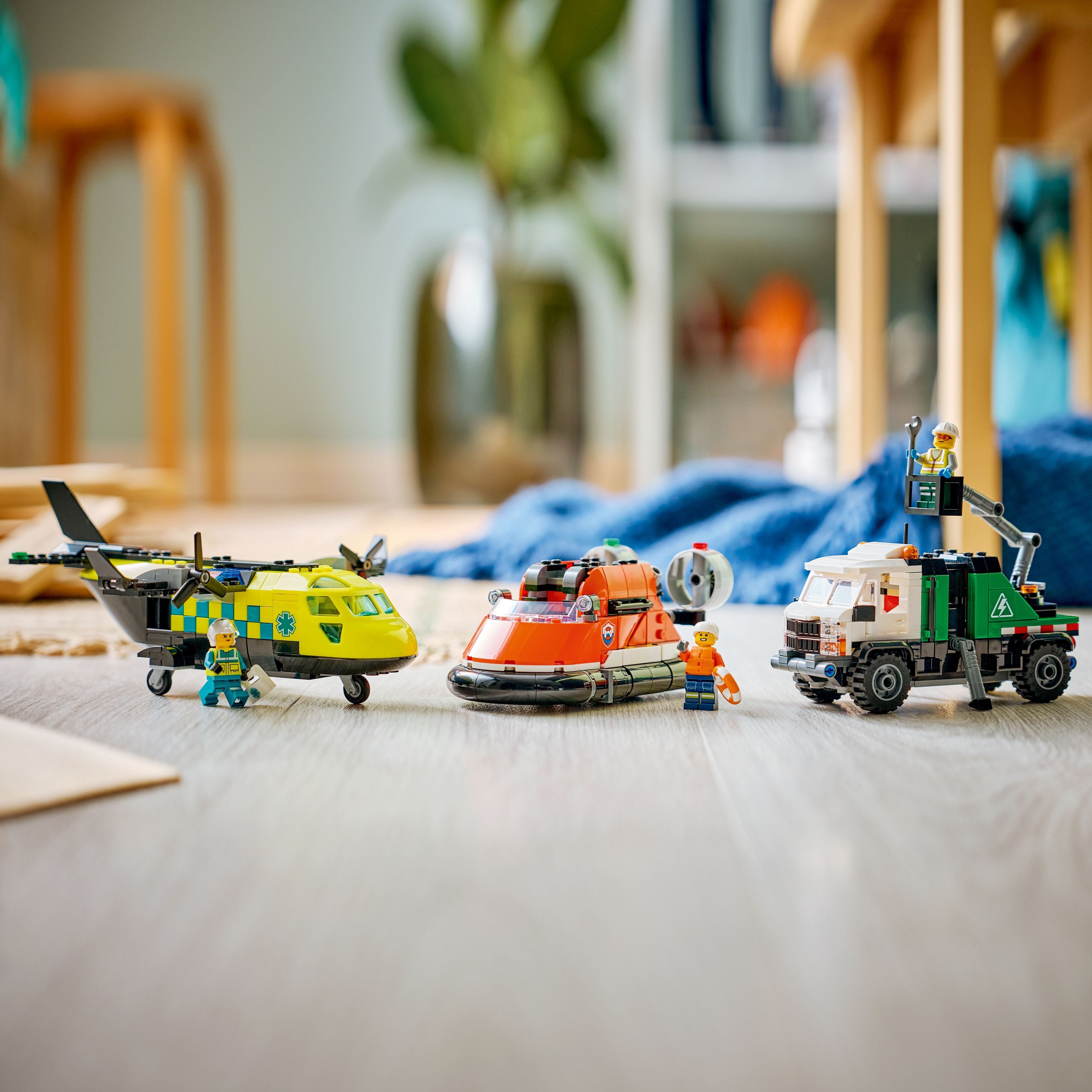 LEGO City Kombinationsset mit Flugzeug, Wartungsfahrzeug und Luftkissenboot 60505 - Bild 8
