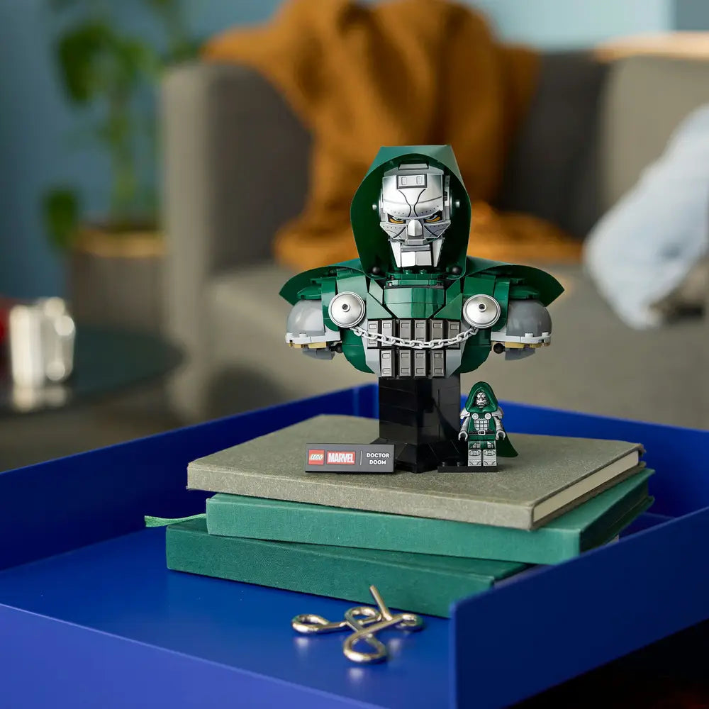 LEGO Marvel Super Heroes Doctor Doom Büste 76345 - Bild 6