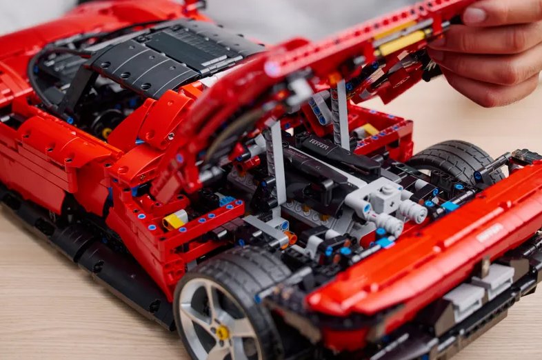 LEGO  Technic Ferrari Daytona SP3 42143 - Bild 3
