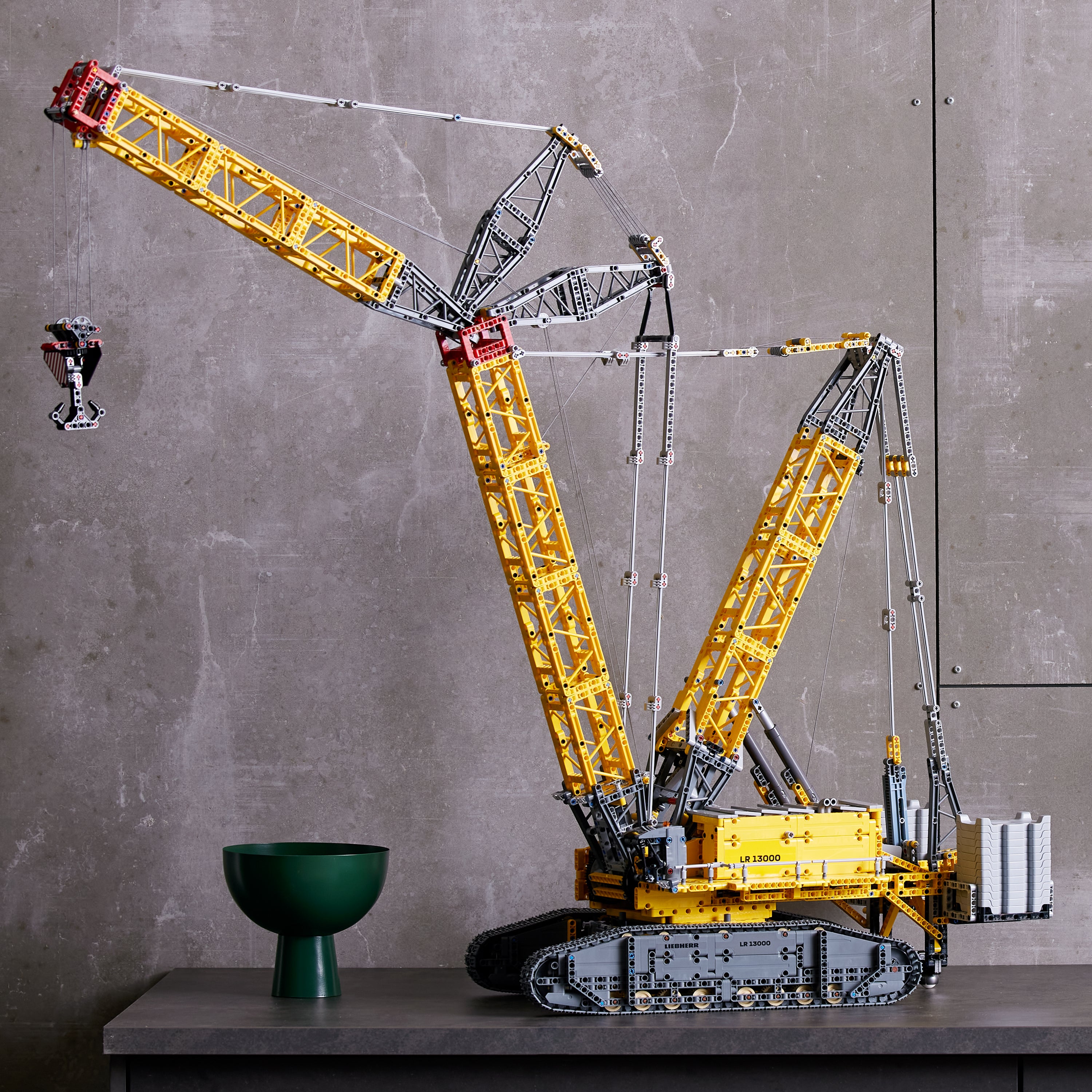 LEGO Liebherr LR 13000 Raupenkran 42146 - Bild 7