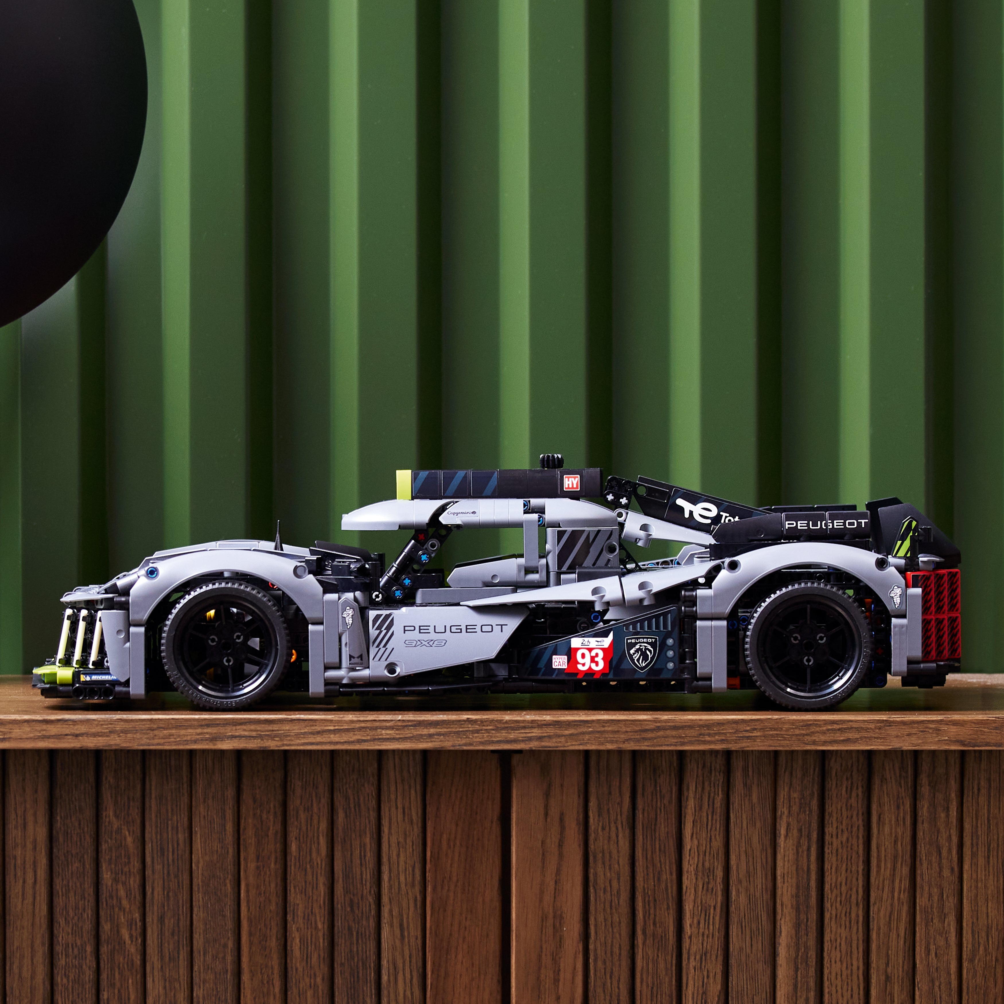 LEGO Technic PEUGEOT 9X8 24H Le Mans Hybrid Hypercar 42156 - Bild 8