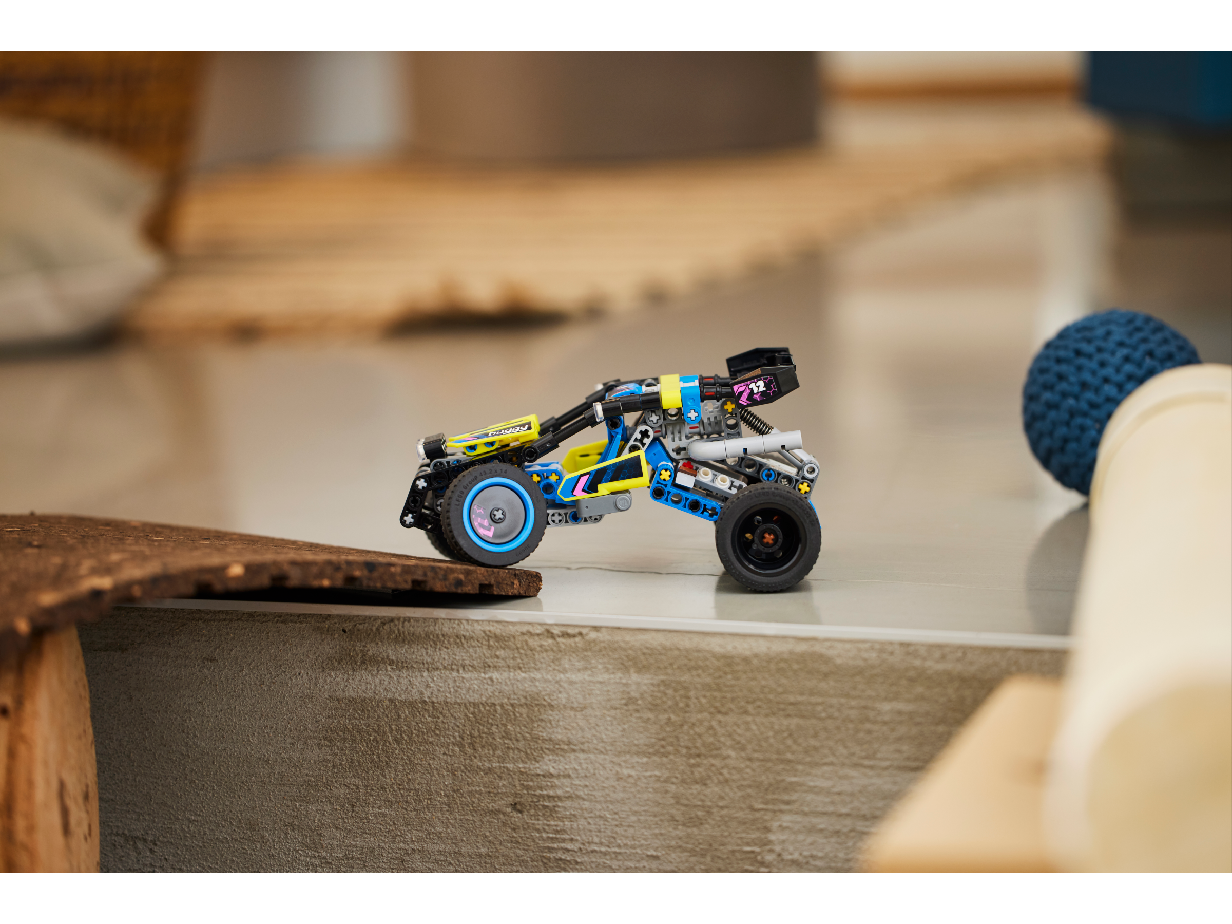 LEGO Technic Offroad Rennbuggy 42164 - Bild 5