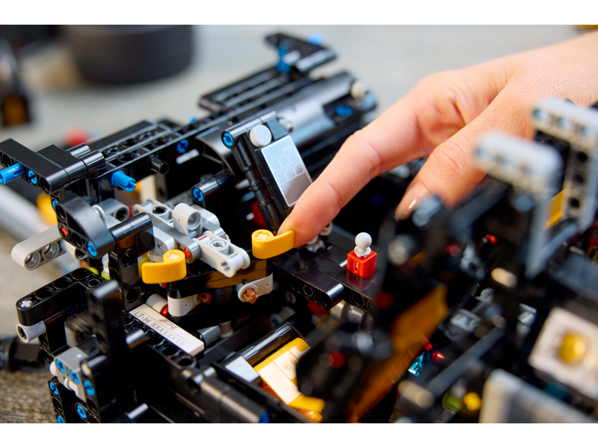 LEGO Technic McLaren P1™  42172 - Bild 4