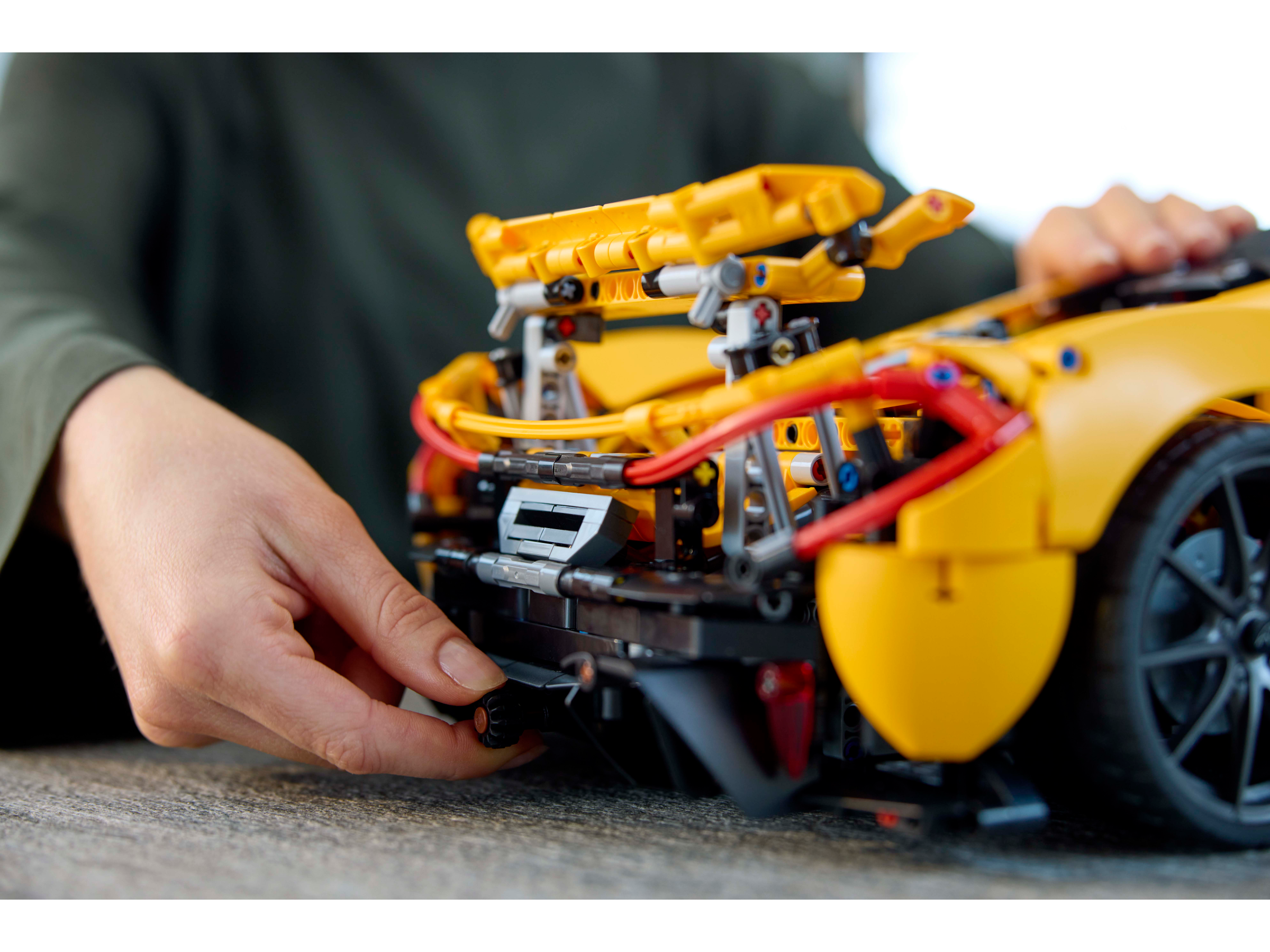 LEGO Technic McLaren P1™  42172 - Bild 6
