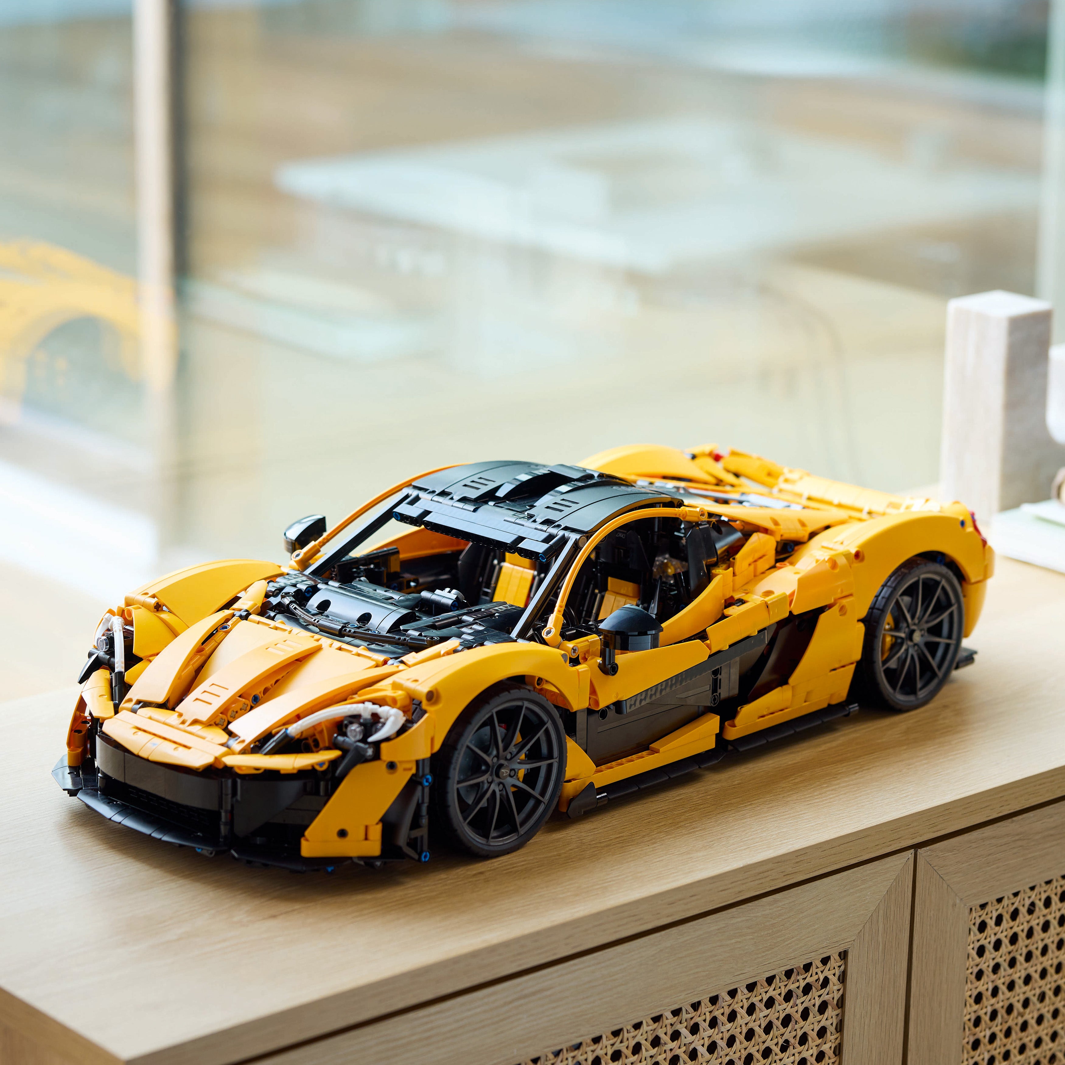 LEGO Technic McLaren P1™  42172 - Bild 7