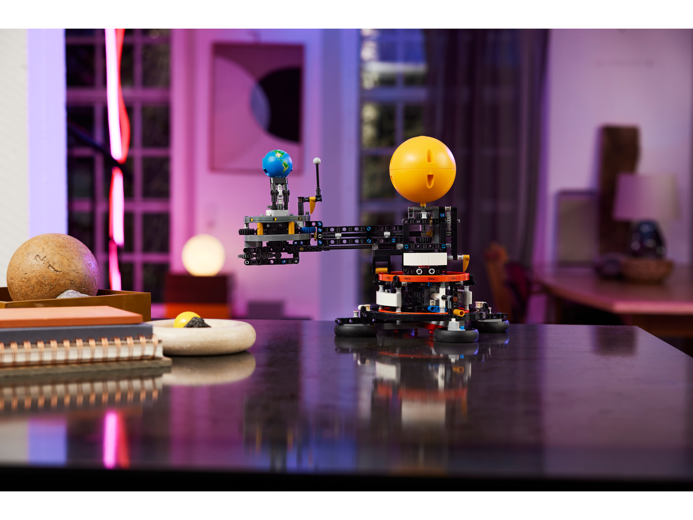 LEGO Technic Sonne Erde Mond Modell 42179 - Bild 5