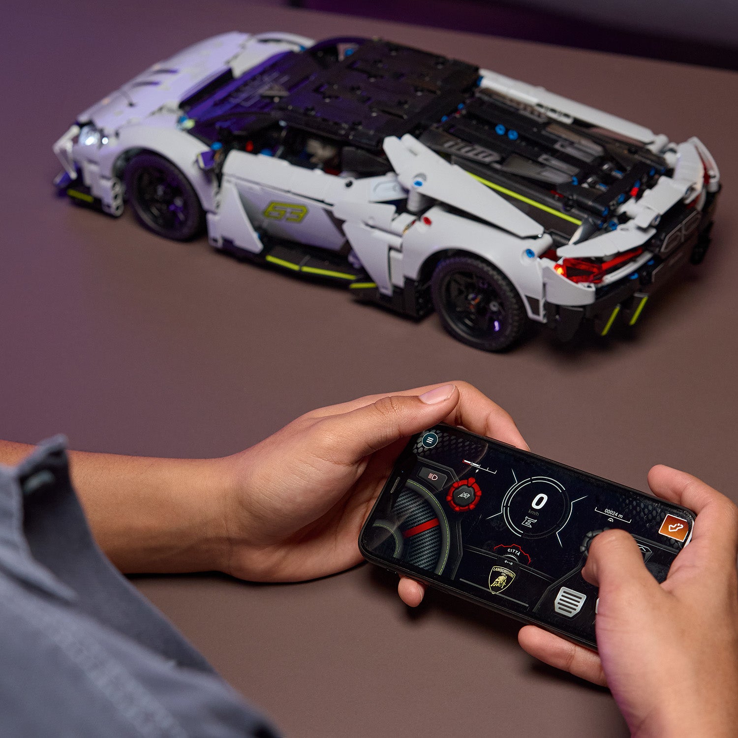 LEGO Technic Lamborghini Revuelto Supersportwagen 42214 - Bild 7