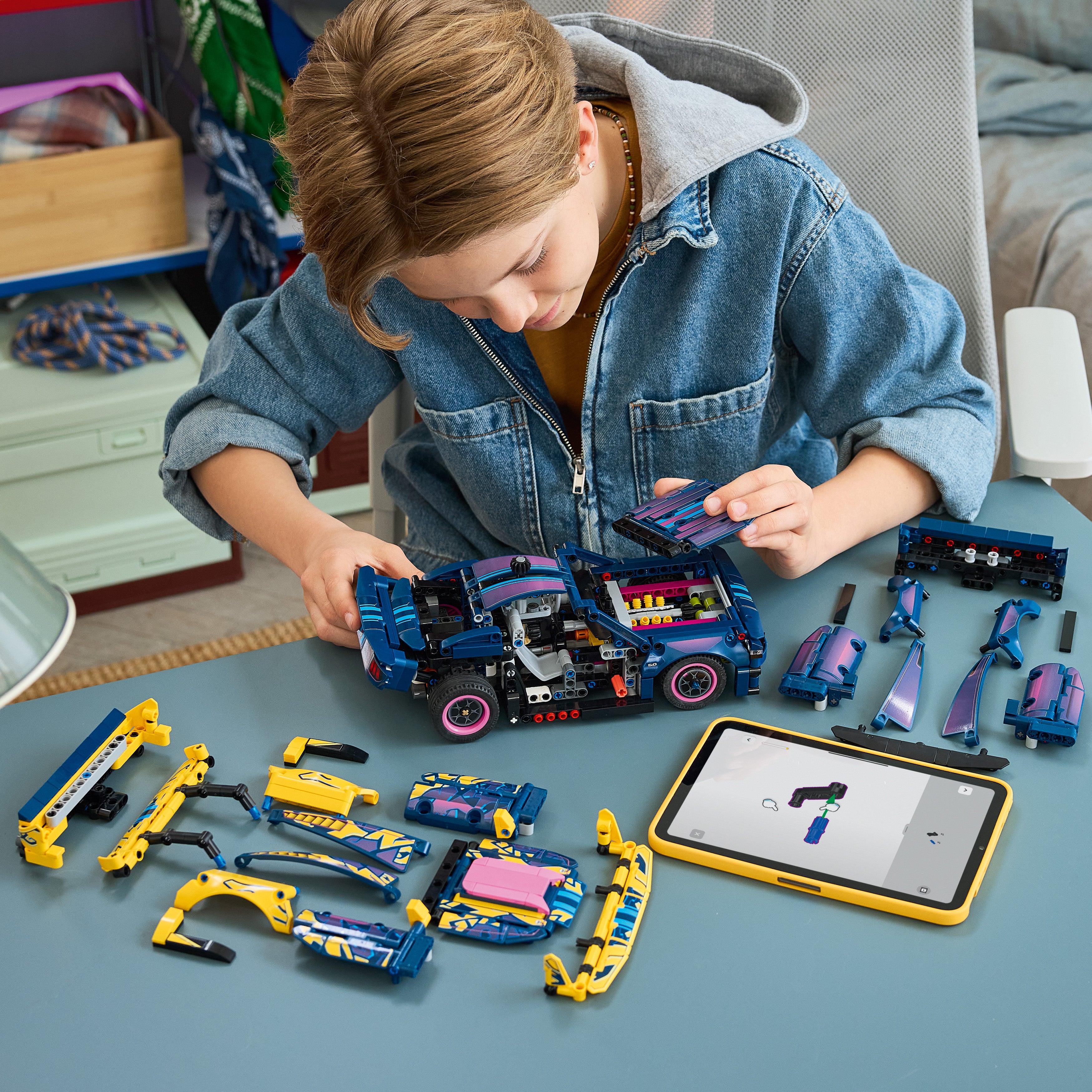 LEGO® Technic 42236 Custom Garage Ford Mustang GT - Bild 8