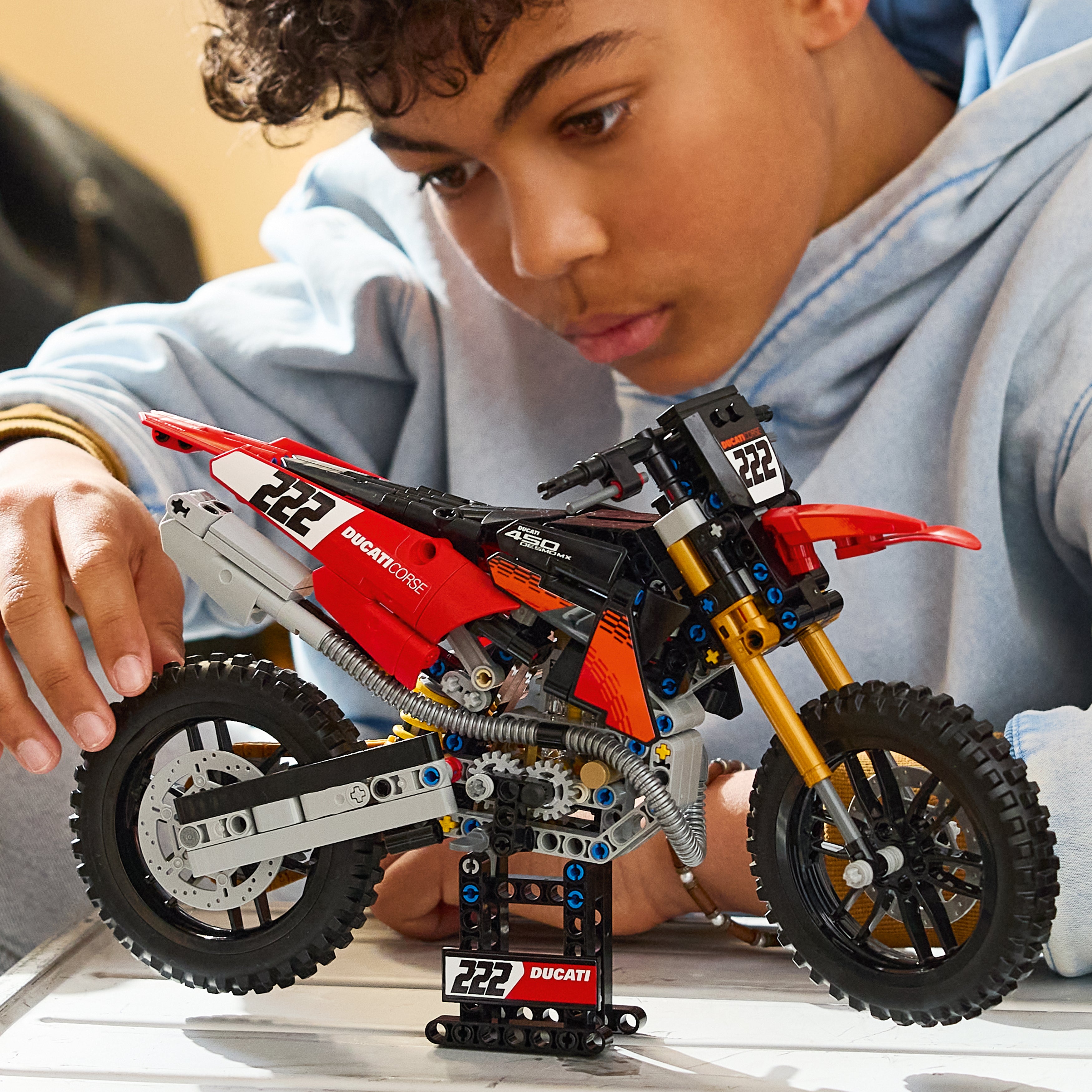 LEGO® Technic 42238 Ducati Desmo450 MX Factory - Bild 7