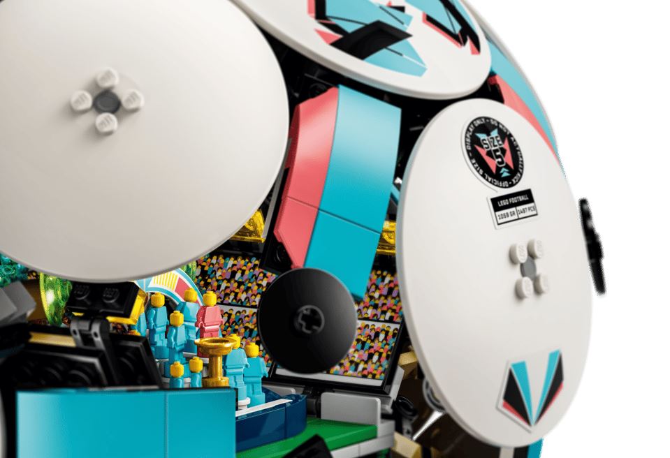 LEGO Special Editions 43019 S2026 Fussball - Bild 4