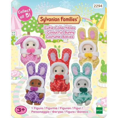 Überraschungsbeutel Sylvanian Families Cutie Collectibles mit den fünf Babyfiguren im Hasenkostüm