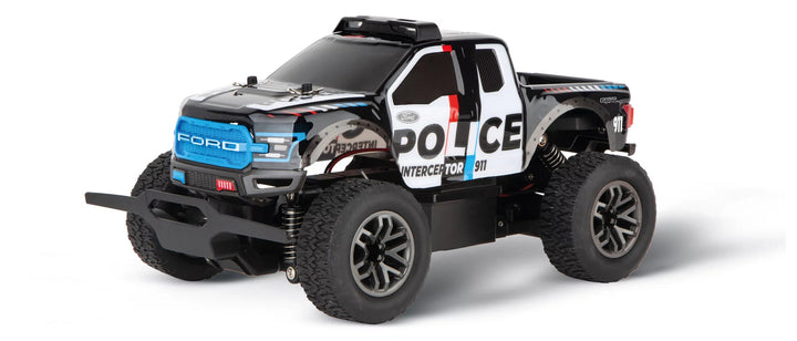 Carrera RC Ford F-150 Raptor Police in Schwarz-Weiss mit POLICE-Schriftzug, Dreiviertelansicht von vorne links