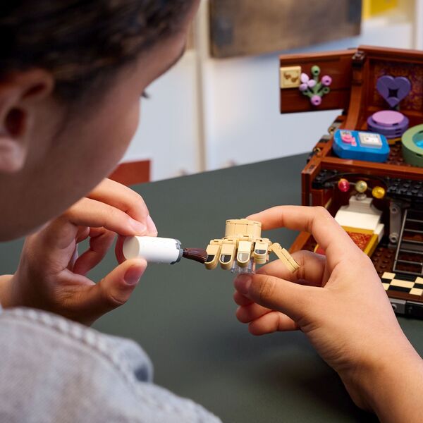 LEGO Wednesday Die Wohnung des Eiskalten Händchens 76785 - Bild 7