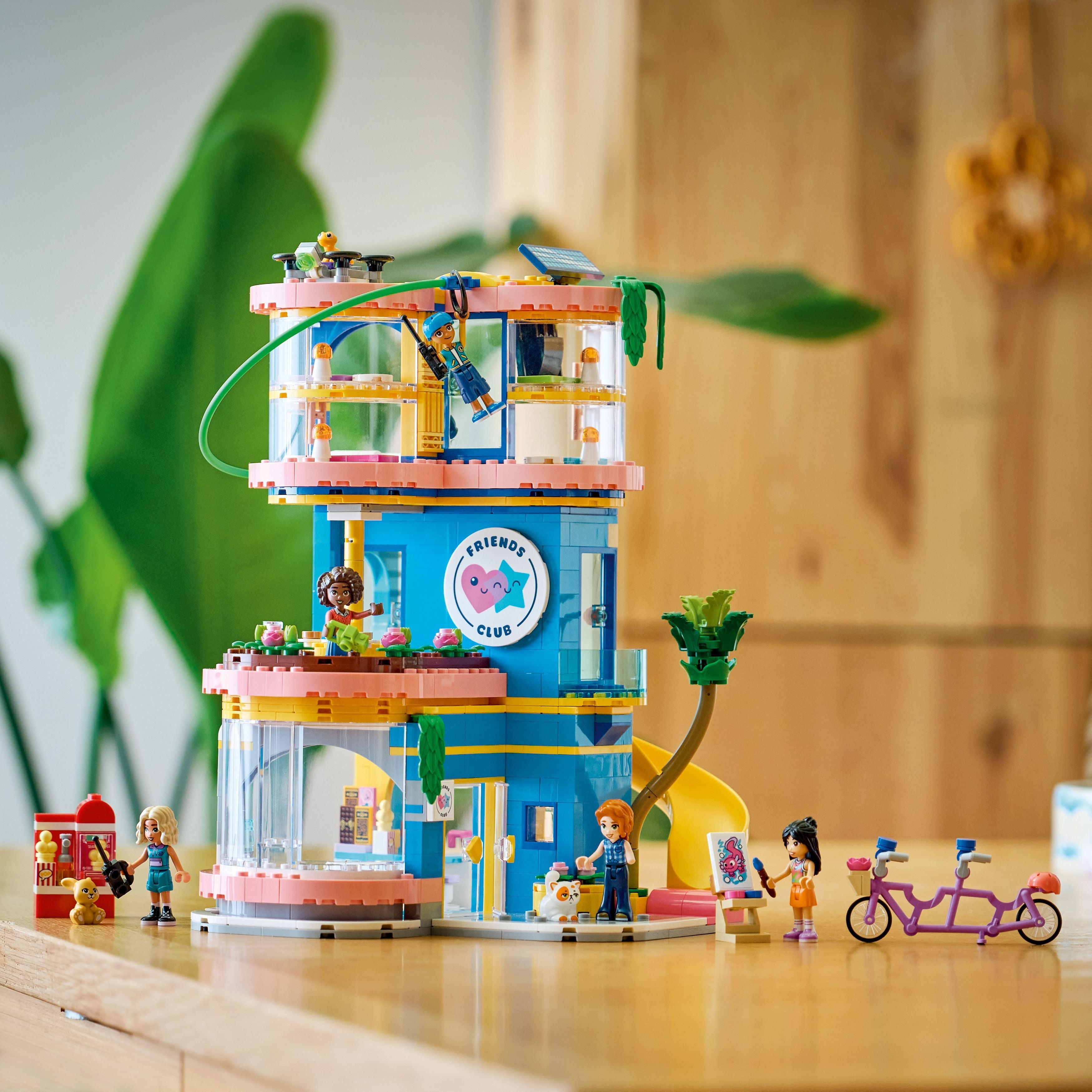 LEGO Friends Heartlake City Clubhaus der Freunde 42689 - Bild 7