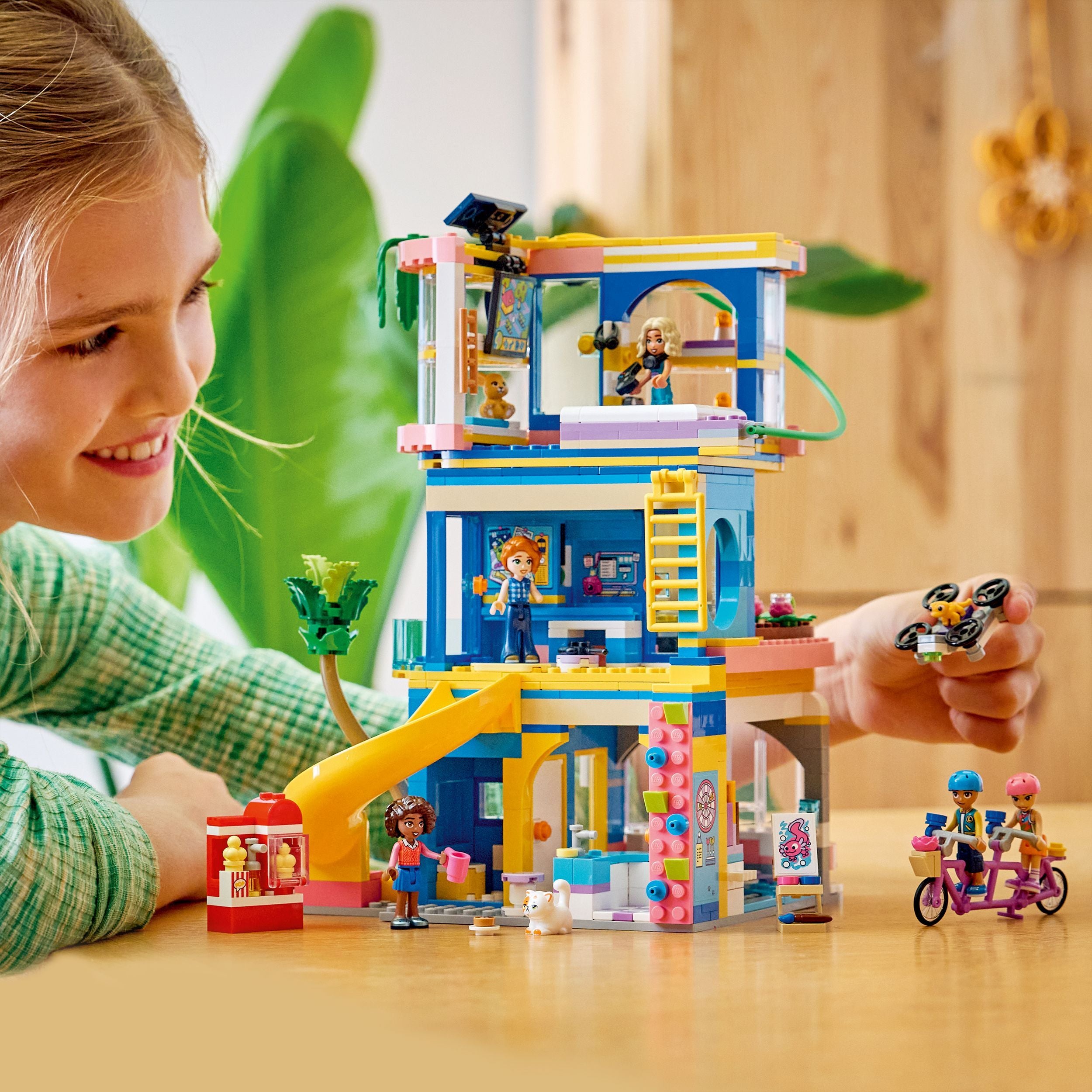 LEGO Friends Heartlake City Clubhaus der Freunde 42689 - Bild 8