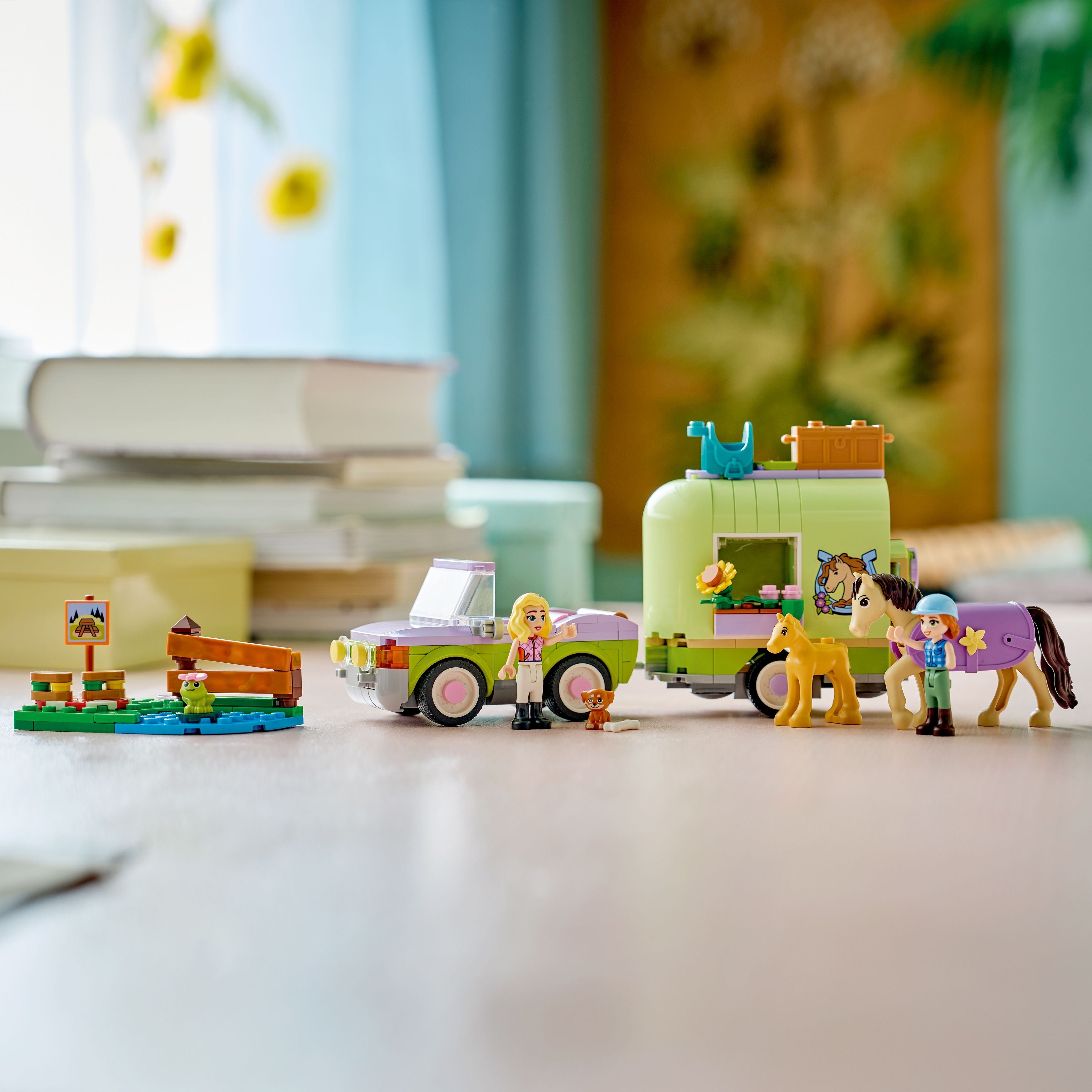LEGO Friends Pferd und Fohlen mit Pferdeanhänger 42695 - Bild 7