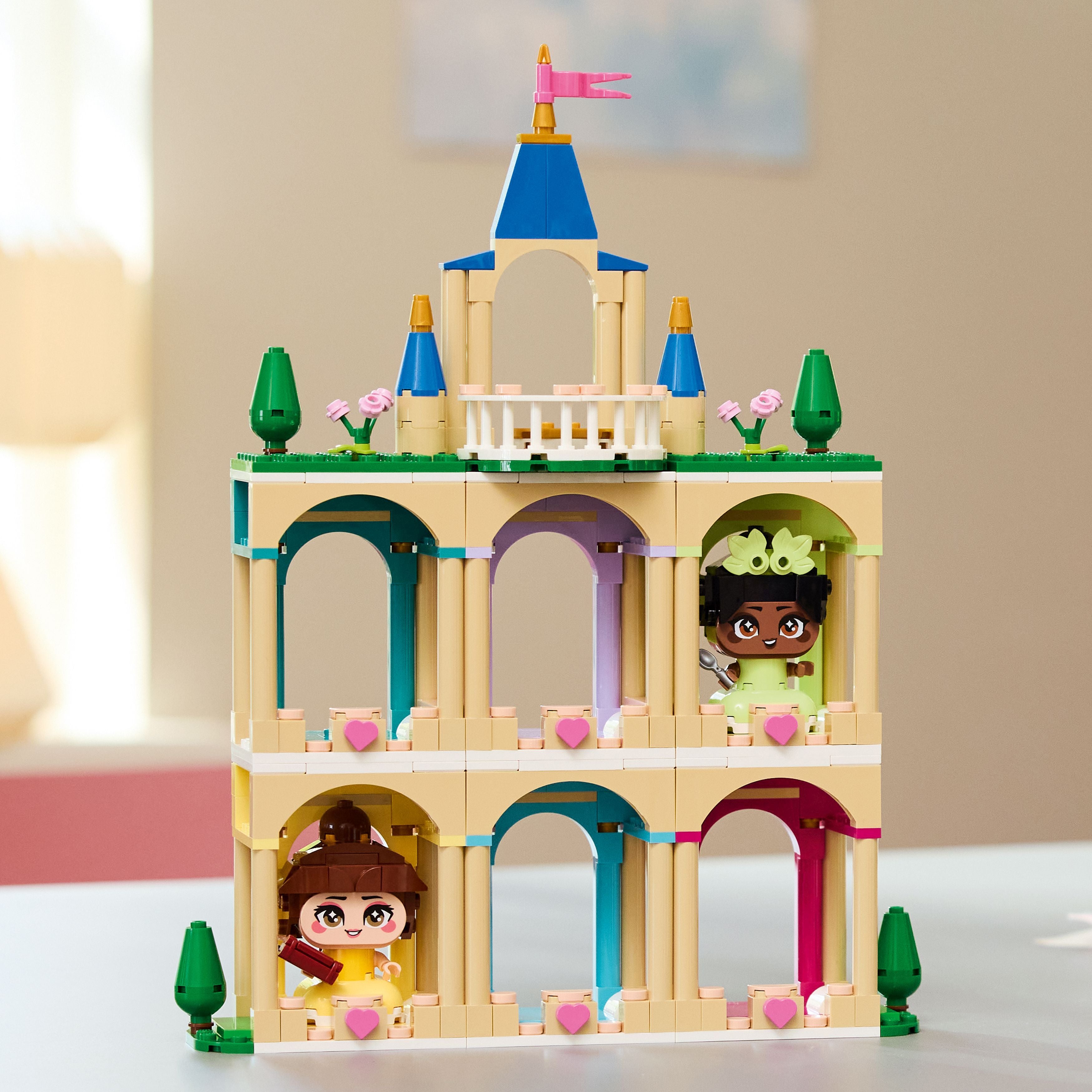LEGO Disney 43291 Die Mini-Prinzessinnen Belle und Tiana mit ihrem Schloss - Bild 5