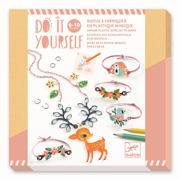 Verpackung Djeco Do it yourself Schmuck aus Schrumpffolie mit Reh-Halskette und Armbändern auf der Vorderseite