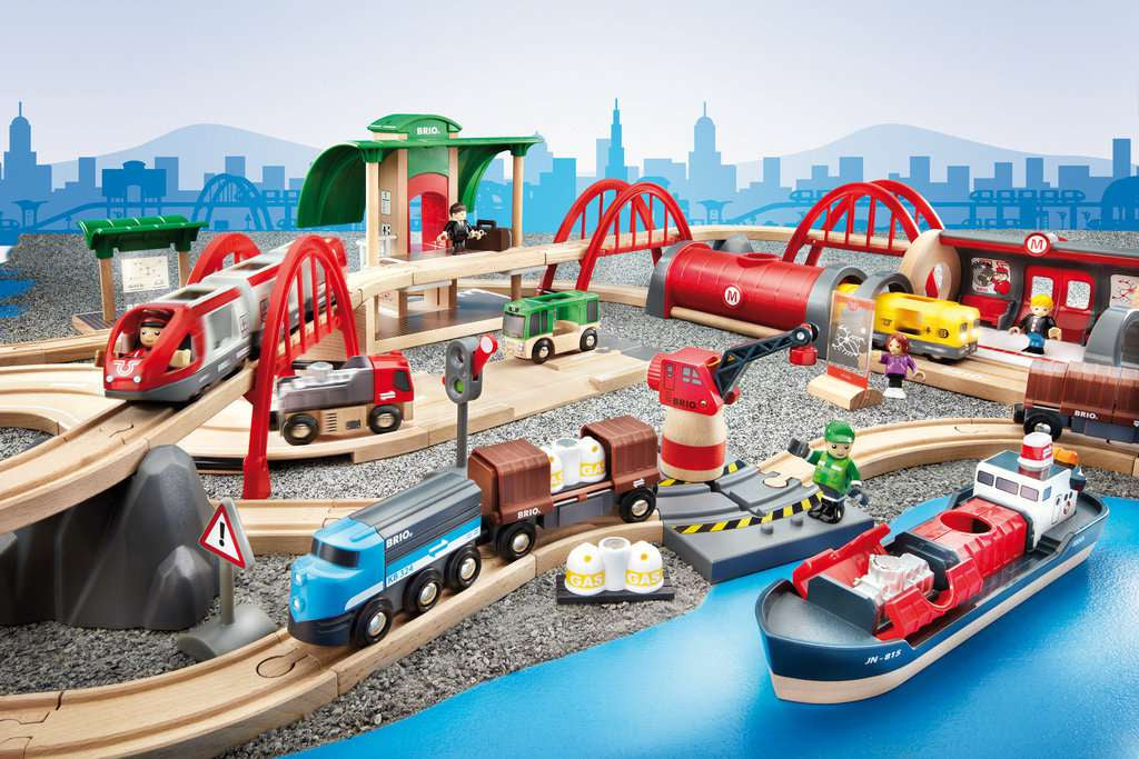 Brio Strassen und Schienen Bahn Set Deluxe 33052 - Bild 3