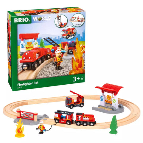 BRIO Feuerwehr Set 33815: Verpackung und aufgebaute Strecke mit Löschzug