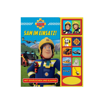 Klappen-Geräusche-Buch Feuerwehrmann Sam «Sam im Einsatz!»: Cover mit Sam in Uniform vor Feuerwehrauto und Helikopter, rechts die rote Tastenleiste mit zehn Bildtasten
