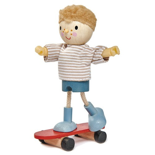 Tender Leaf Toys Eduard mit Skateboard - Bild 3