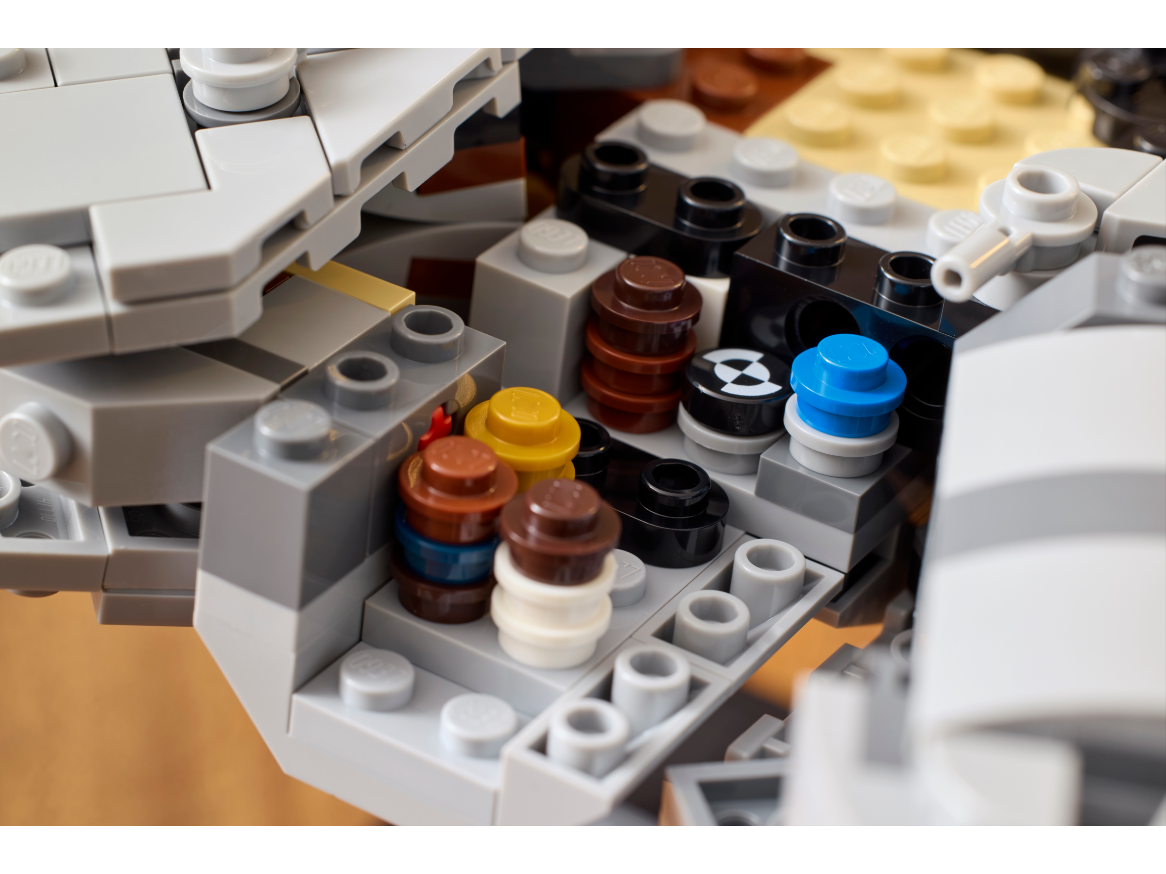 LEGO StarWars Millennium Falcon™ 75375 - Bild 5