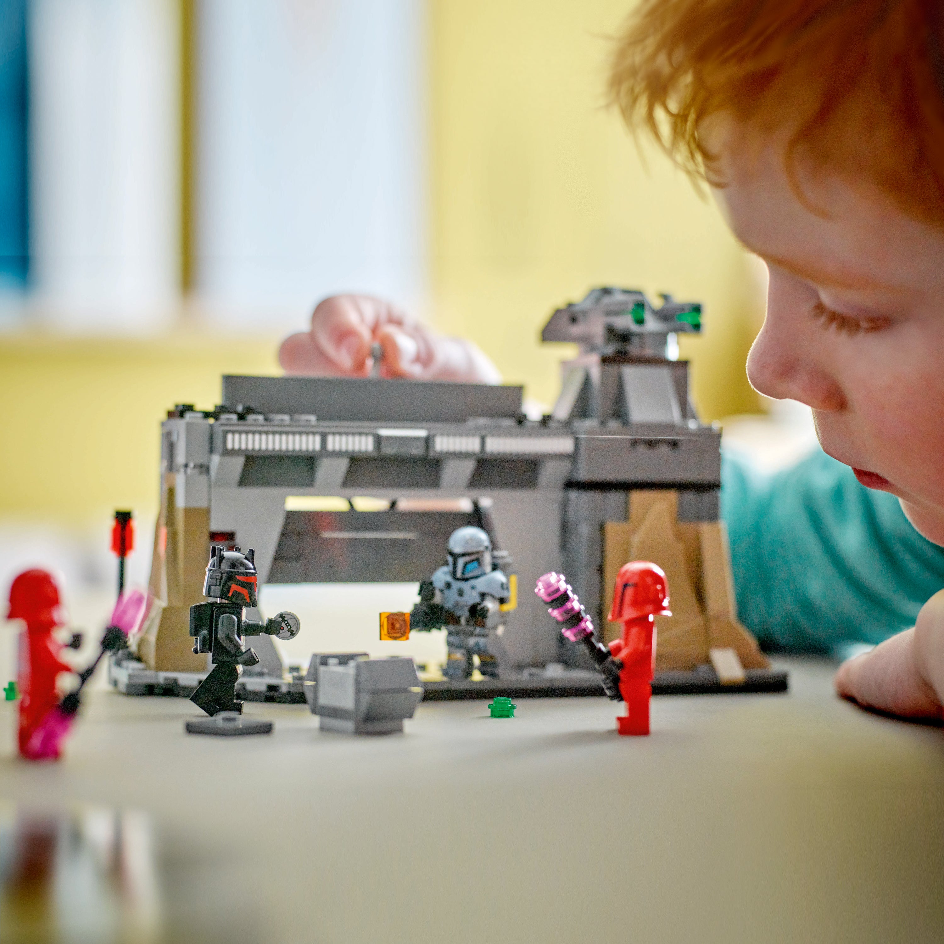 LEGO® Star Wars™ Duell zwischen Paz Vizsla™ und Moff Gideon™ 75386 - Bild 7