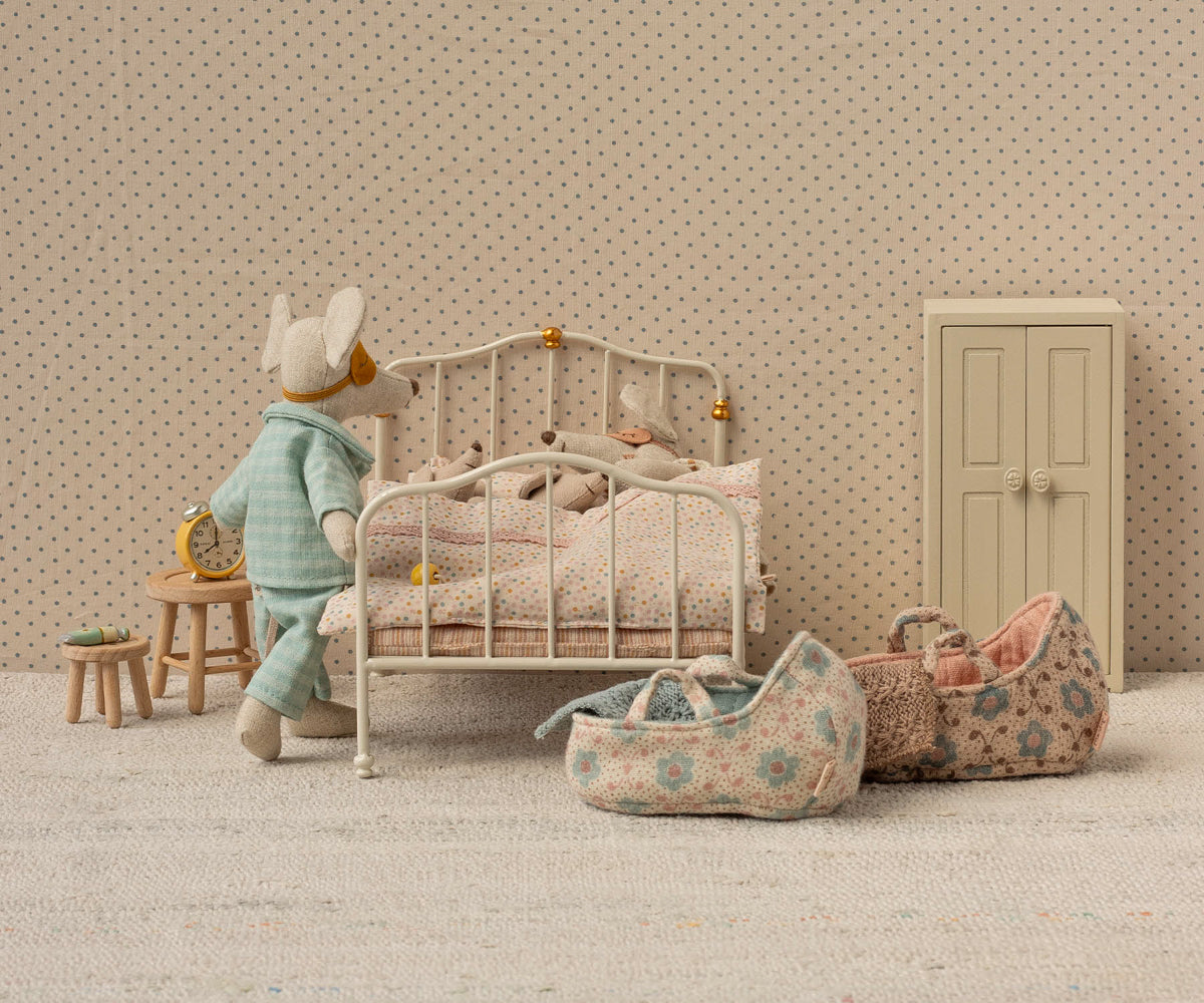 Maileg Vintage-Bett für Mäuse – Off White - Bild 2