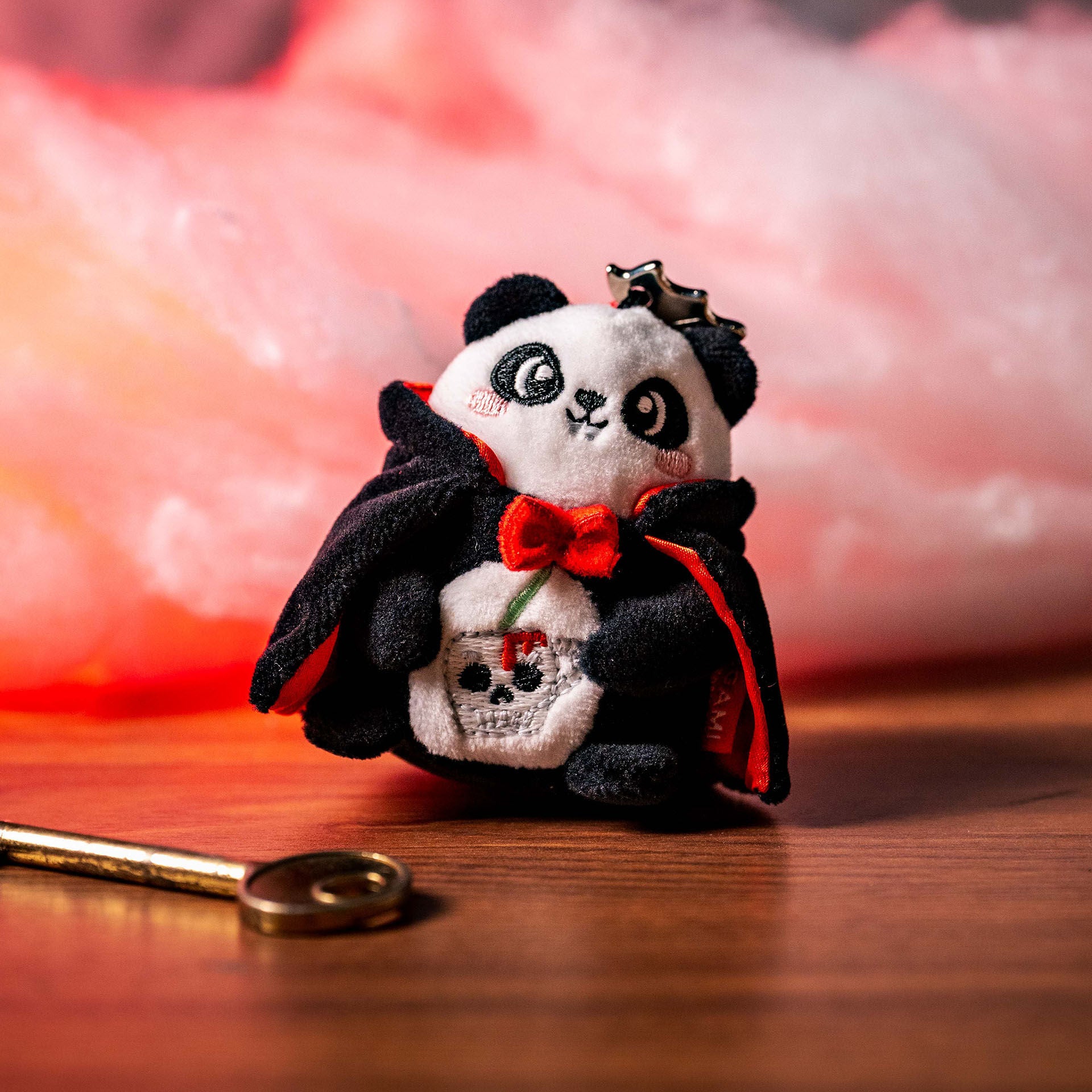Legami Plüsch-Schlüsselanhänger Panda-Vampir Bam-Boo! Tiny Super Soft - Bild 7