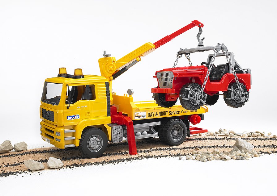 Bruder 02750 Abschlepp-LKW mit Geländewagen - Bild 3